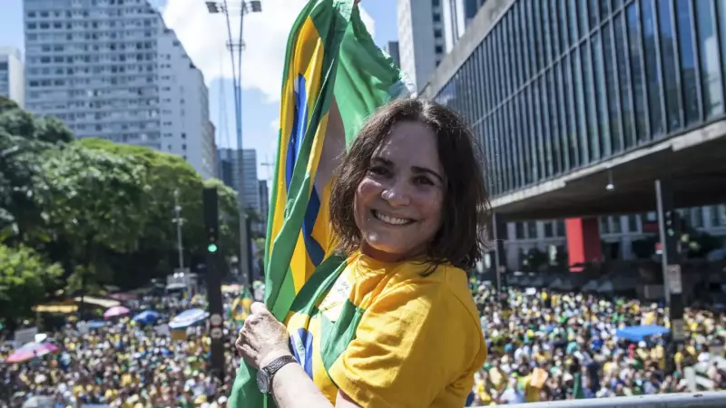 Regina Duarte apoia Flávio Bolsonaro para 2026 em reviravolta política