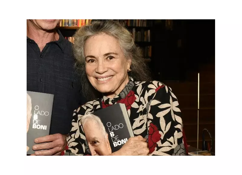 Regina Duarte declara apoio a Flávio Bolsonaro para 2026 no Instagram