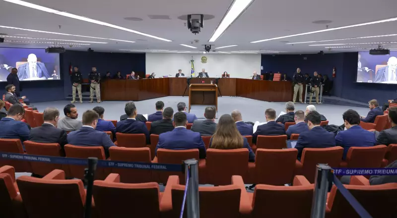 STF suspende julgamento dos 'kids pretos'; votação retorna terça