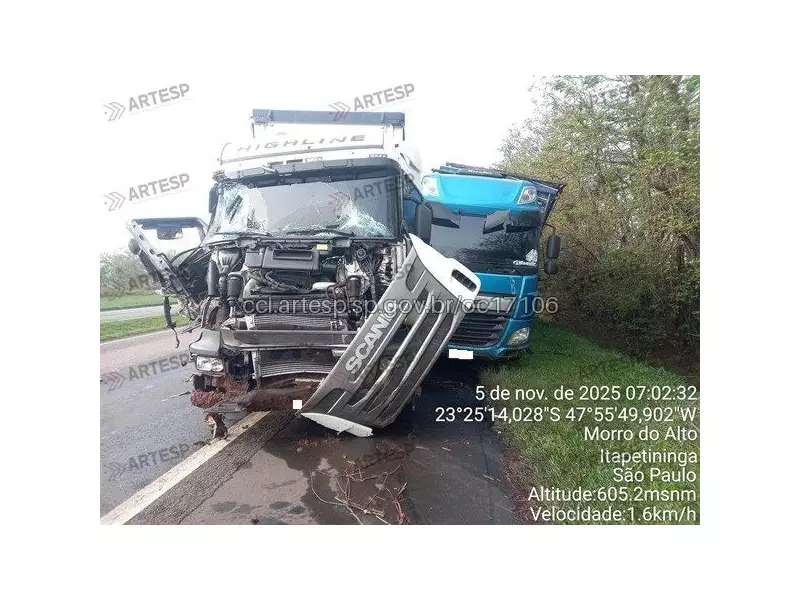 Três Caminhões Se Envolvem em Grave Engavetamento e Interditam Rodovia em Tatuí