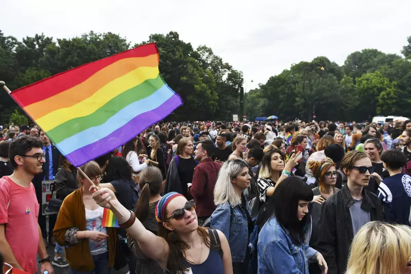 UE obriga reconhecimento de casamento gay em todos os países membros