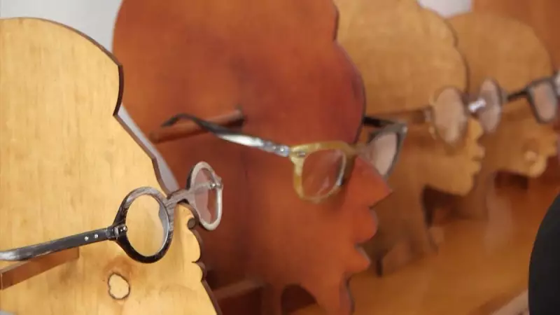 Uganda transforma chifres de gado em óculos sustentáveis