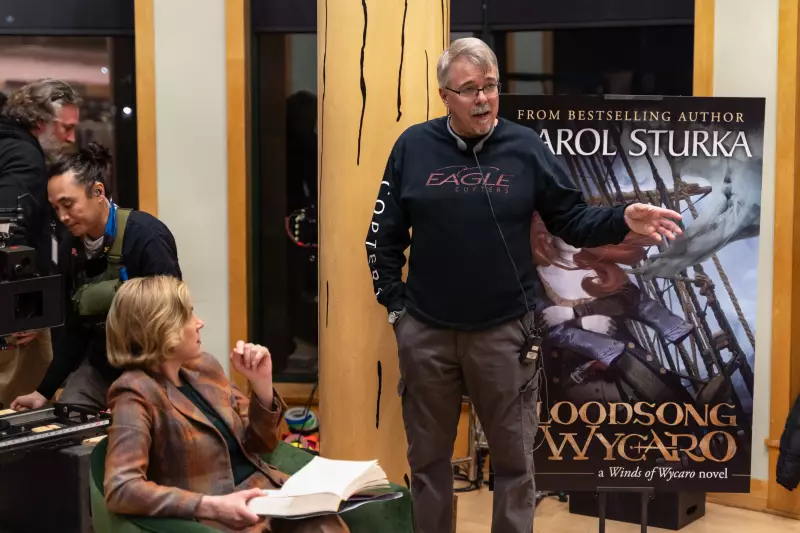 Vince Gilligan e Rhea Seehorn revelam detalhes de 'Pluribus'