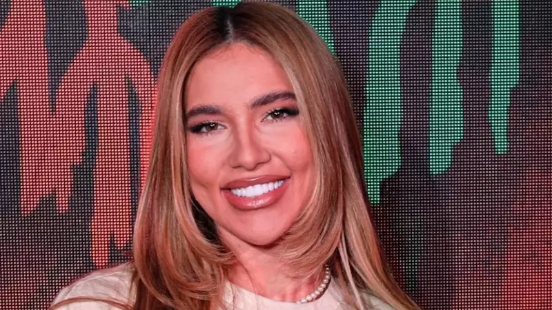 Virginia Fonseca sofre com turbulência em jatinho e desabafa sobre mãe