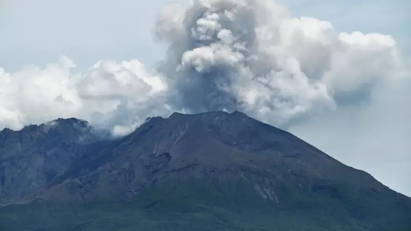 Vulcão Sakurajima entra em erupção no Japão e cancela 30 voos