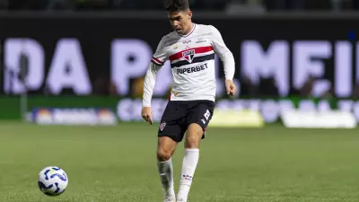 Oscar do São Paulo tem problema cardíaco durante exames