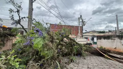 Tempestade com ventos de 109 km/h causa destruição no Vale do Paraíba