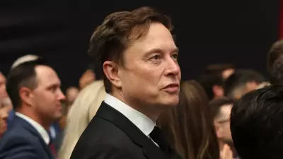 Tesla aprova bônus de US$ 878 bi para Musk, maior da história corporativa