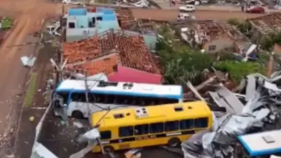 Tornado no Paraná: 6 mortos e 90% de Rio Bonito do Iguaçu destruído