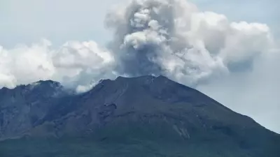 Vulcão Sakurajima entra em erupção no Japão e cancela 30 voos