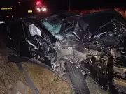 Acidente com caminhão na BR-232 deixa 6 feridos e carro destruído