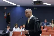 Advogado consegue menor pena em ação do golpe no STF com estratégia diferenciada