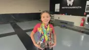 Aos 10 anos, menina troca balé por jiu-jítsu e se torna campeã paulista