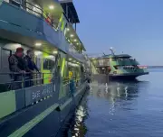 Bebê nasce em ferry boat no Amazonas com ajuda de policiais e bombeiros