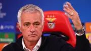 Benfica sofre 4ª derrota na Liga dos Campeões, mas Mourinho mantém esperança