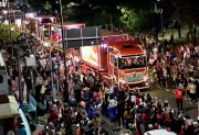 Caravana de Natal da Coca-Cola percorre 17 km em Campinas nesta quarta