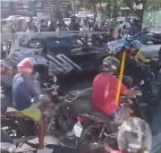 Carro invade canteiro central e causa acidente grave na Fernandes Lima, em Maceió