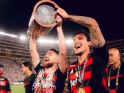 Flamengo vence Palmeiras por 1 a 0 e conquista Libertadores 2025