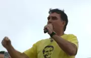 Flávio Bolsonaro afirma que PL pressionará Motta por anistia