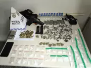 Jovem de 19 anos preso com arma e drogas em operação no RJ