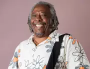 Maurício Tizumba leva 'Caixeiros do Rosário' a Uberlândia