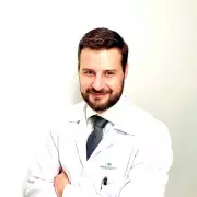 Médico brasileiro de 38 anos morre em acidente com ônibus turístico no Peru