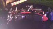 Motociclista morre ao colidir com caminhão parado na SP-127 durante chuva