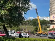 Queda de estrutura metálica fere 3 em shopping de Campinas