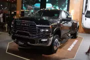 RAM apresenta nova picape no Salão do Automóvel com foco no luxo
