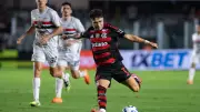 São Paulo e Flamengo empatam em clássico quente na Vila Belmiro! Palmeiras mantém liderança