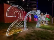 Teresópolis testa iluminação de Natal no Centro com 20 técnicos