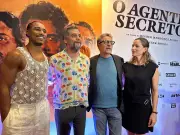 Wagner Moura brilha em pré-estreia de 'O Agente Secreto' em Salvador: encontro emocionante com fãs baianos
