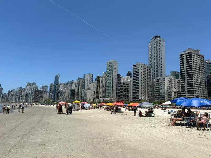 72,5% das praias de SC estão próprias para banho neste fim de semana