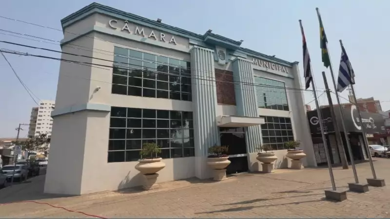 Aumento de 153% no salário de vereadores de Araçatuba vai a comissões