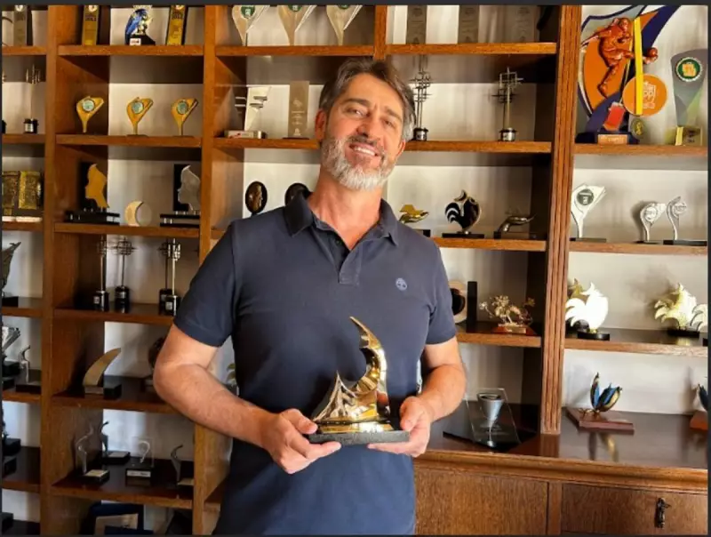 Carlos Bonassi recebe Troféu Garra da APP Brasil por 25 anos de publicidade