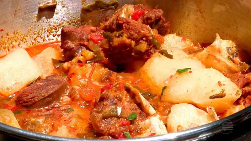 Carneiro ao molho e salada de camarão: receitas do Clube Rural para um almoço especial