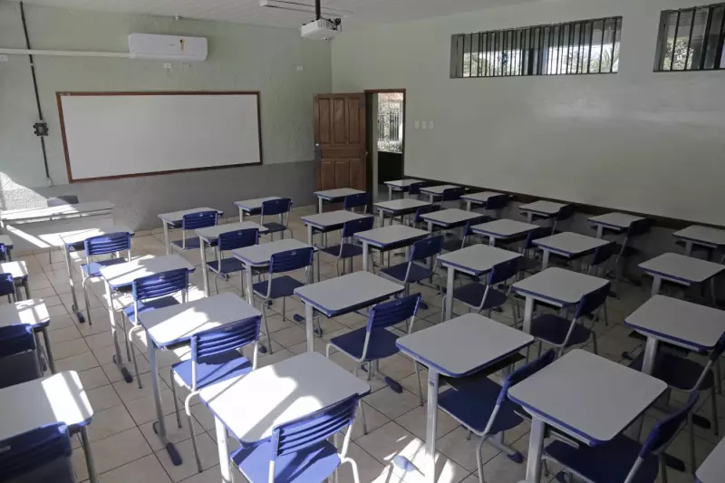 Justiça de Roraima obriga governo a nomear 490 professores aprovados em concurso