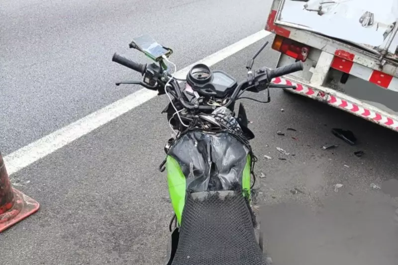 Motociclista morre ao colidir com caminhonete parada na Rodovia Padre Manoel da Nóbrega