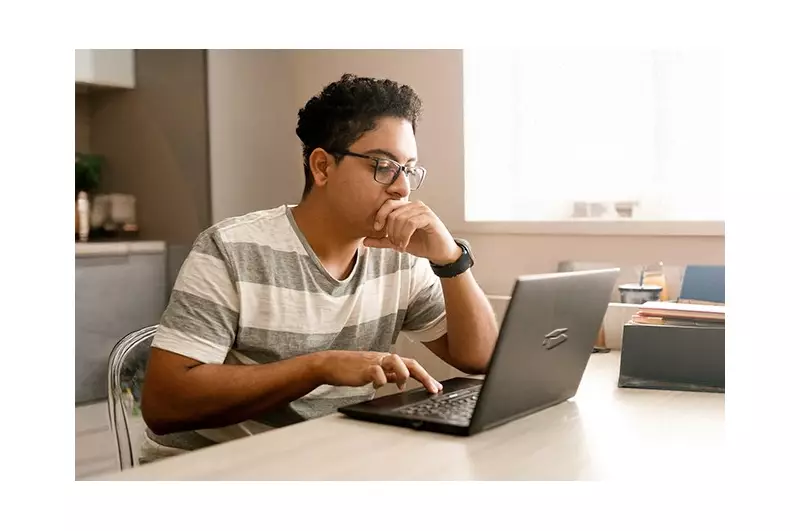 Pós-graduação eleva salário em até 255% e busca por qualificação cresce