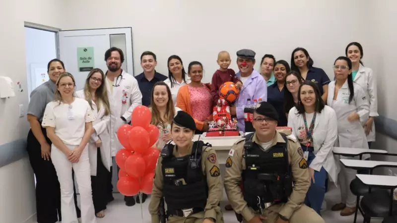 Sonho realizado: PMs fazem festa surpresa para Enzo, 6 anos, em hospital de Pouso Alegre
