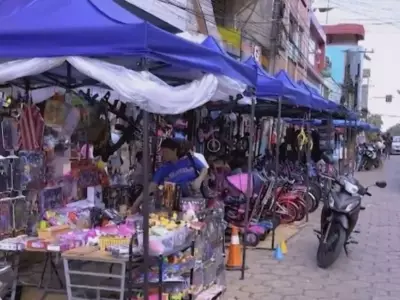 Acreanos invadem Cobija em busca de presentes de Natal com preços baixos