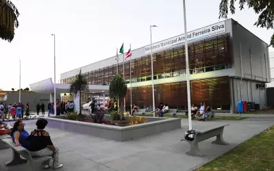 Biblioteca Arnold Ferreira reabre após 6 anos com acervo digital e acessibilidade