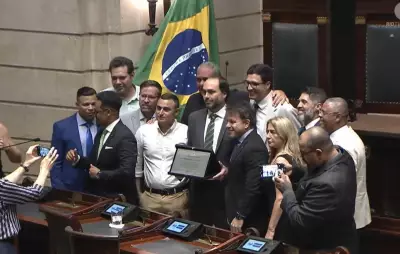 Carlos Bolsonaro renuncia à Câmara do Rio para pré-campanha ao Senado por SC em 2026