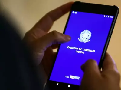 Desemprego atinge menor nível histórico de 5,2%, revela Pnad Contínua