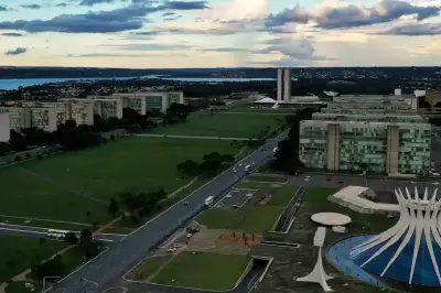 Dívida pública atinge R$ 10 trilhões e 79% do PIB, maior nível desde 2021