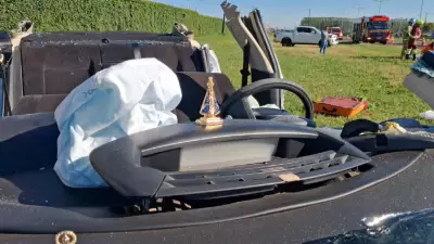 Imagens de Nossa Senhora Aparecida ficam intactas após grave acidente no PR