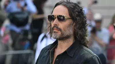 Russell Brand enfrenta mais duas acusações de crimes sexuais; total chega a 7