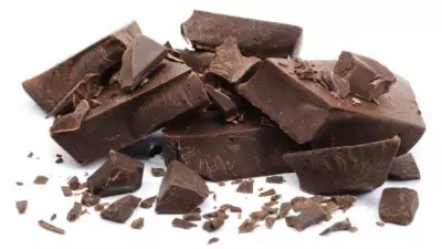 Teobromina do chocolate amargo retarda envelhecimento celular, revela estudo