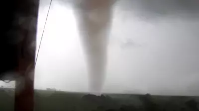 Tornado atinge Paraguai a 57 km de Foz: especialista confirma fenômeno