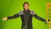 Barry Manilow, 82, revela câncer de pulmão e cancela shows no Brasil